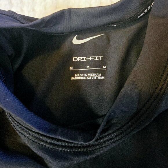 Nike Women Size M Swim Top Long Sleeve DriFit NWT - Picture 5 of 5